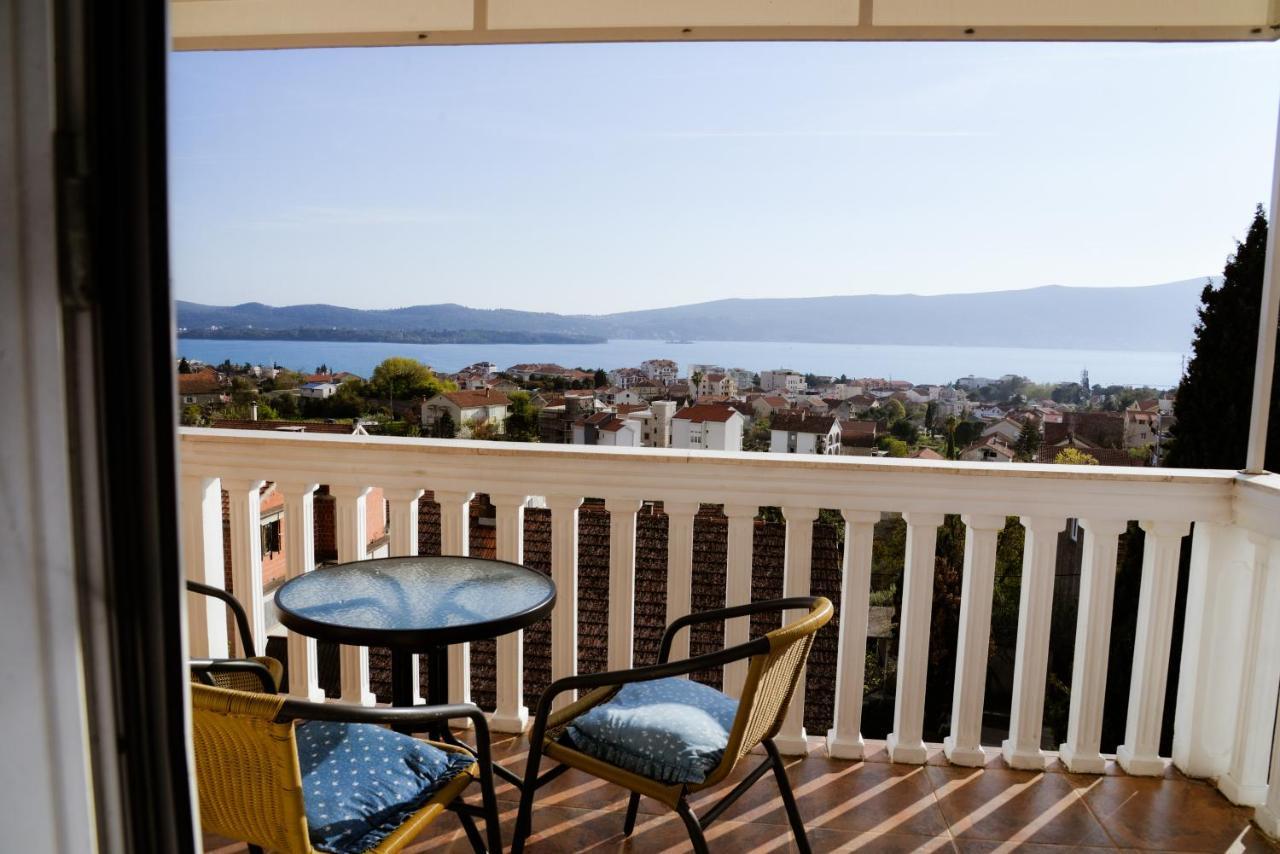 Iker Apartments Tivat Extérieur photo
