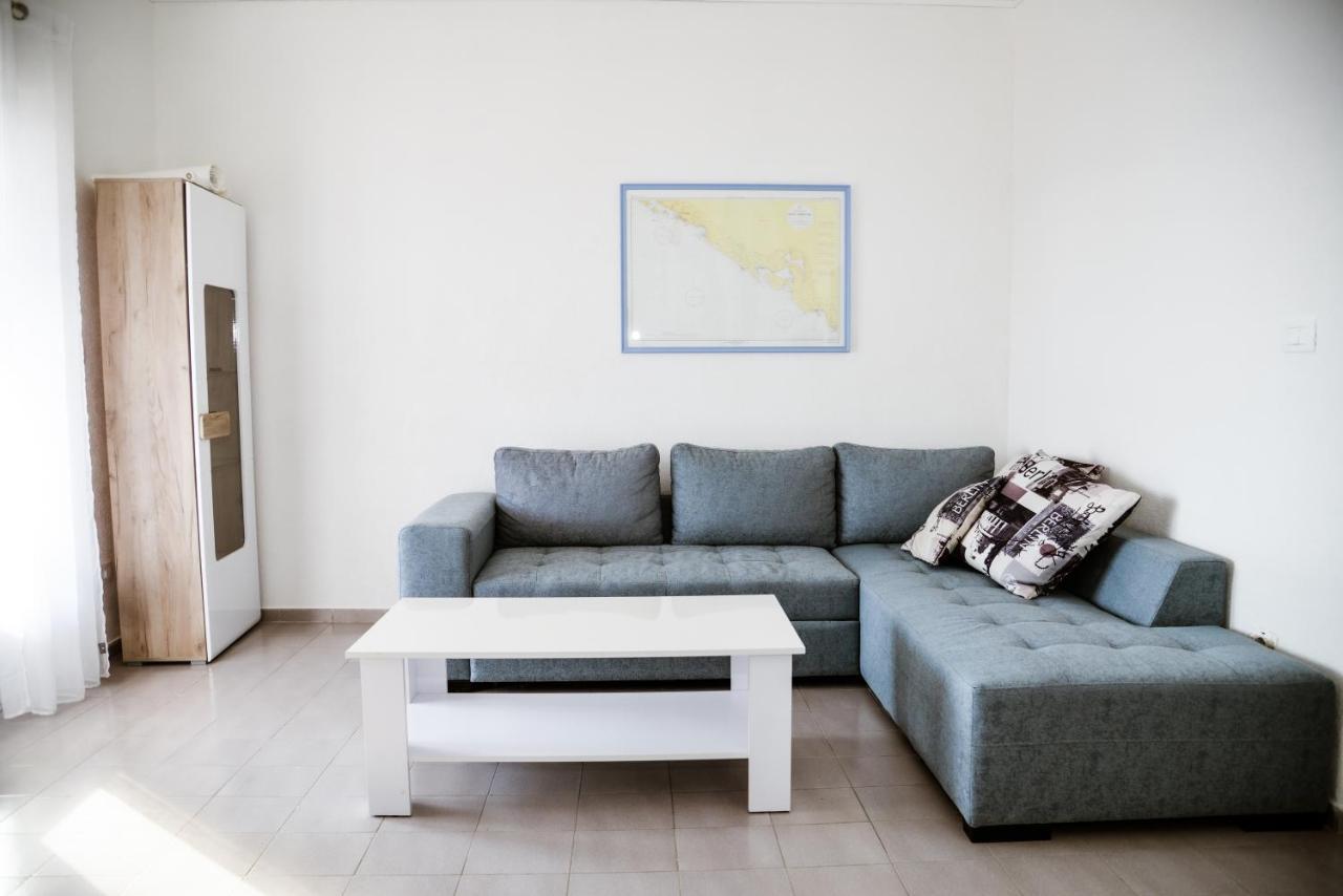 Iker Apartments Tivat Extérieur photo