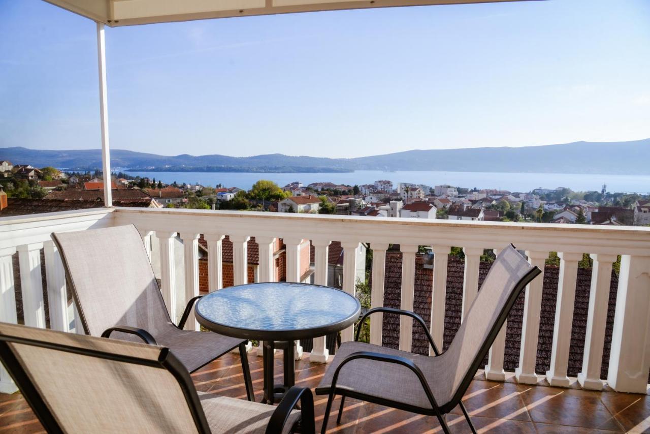 Iker Apartments Tivat Extérieur photo
