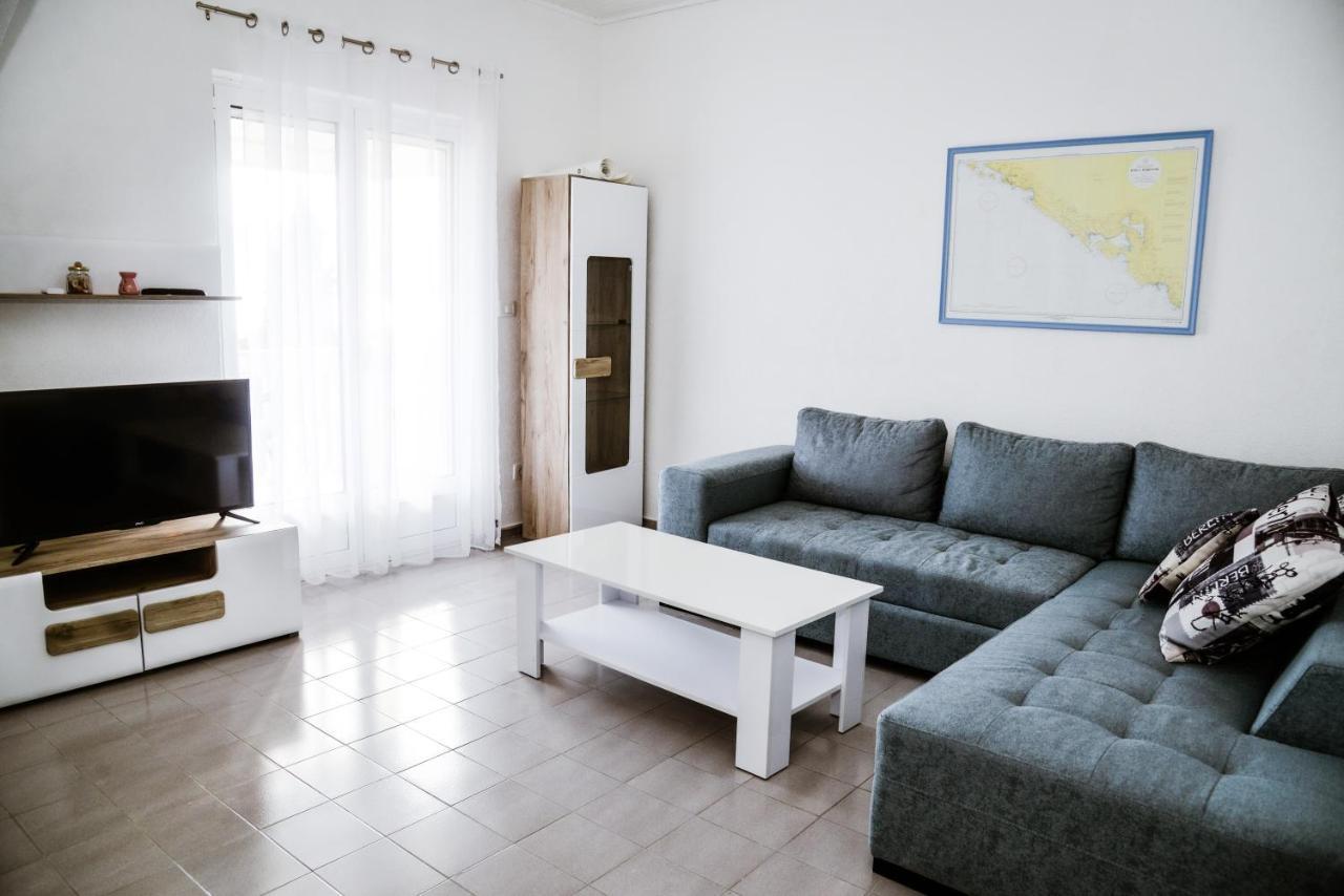 Iker Apartments Tivat Extérieur photo
